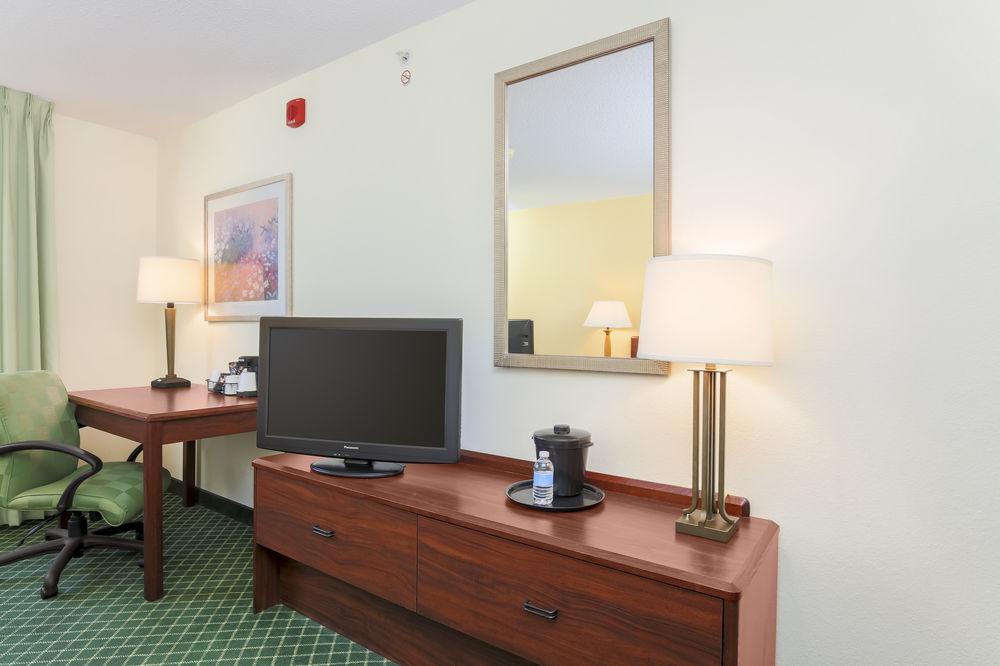 Fairfield Inn Erie Millcreek Mall Екстер'єр фото
