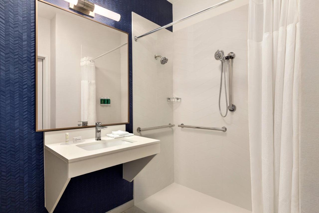 Fairfield Inn Erie Millcreek Mall Екстер'єр фото